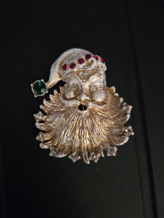None Jewelry - Vintage Santa Face Brooch with Red And Green Gems